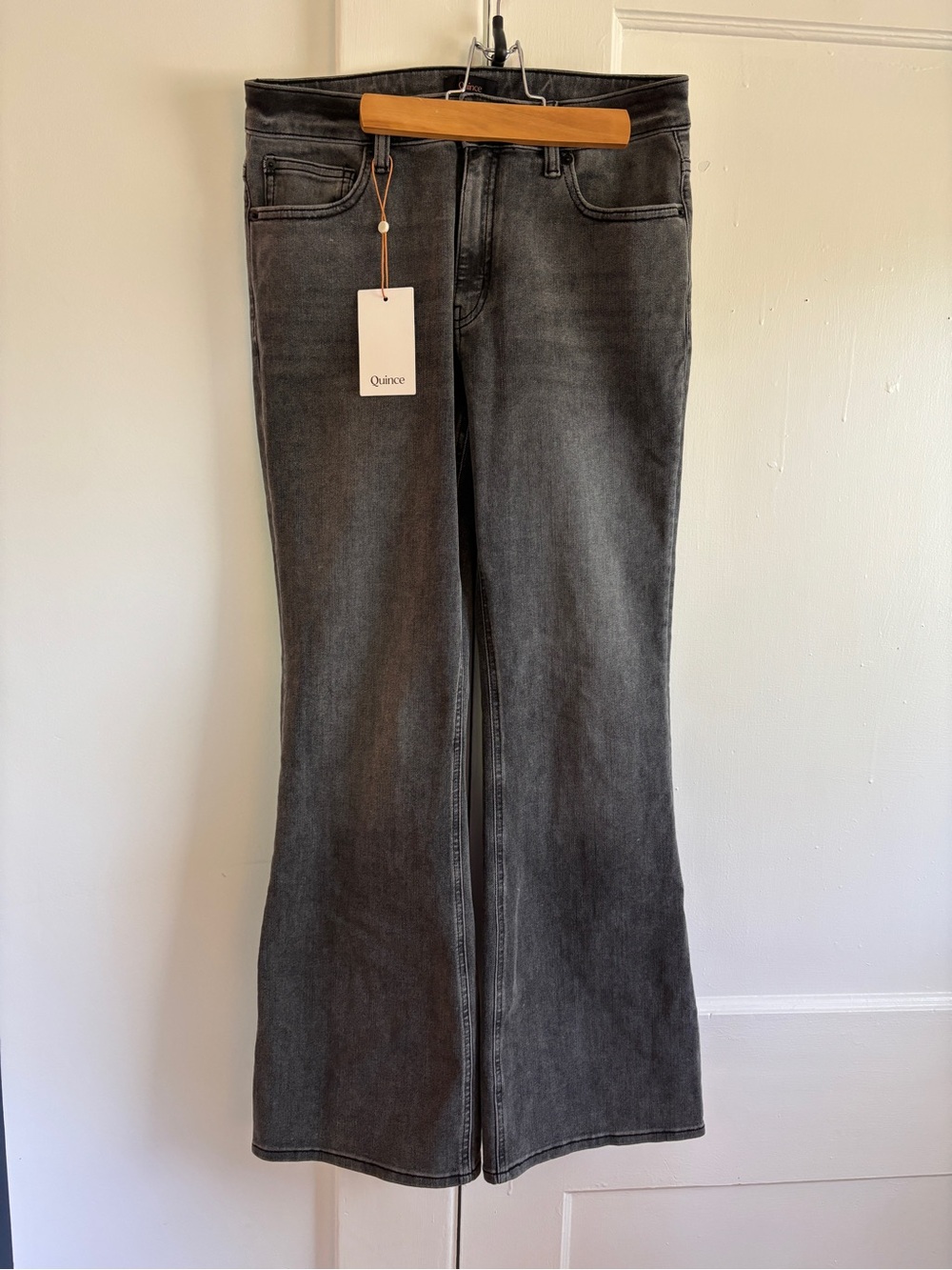 NWT Quince Women's Luna Stretch Flare Jeans in Greyed Out